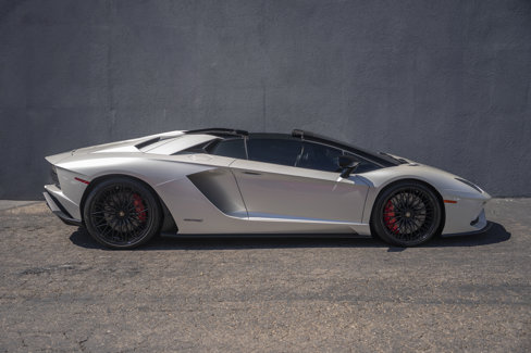 Used 2019 Lamborghini Aventador S image 6
