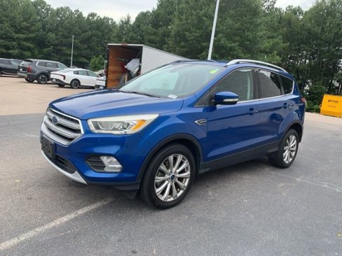 Used 2017 Ford Escape Titanium image 3