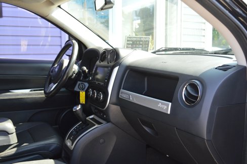 Used 2014 Jeep Compass Latitude image 31