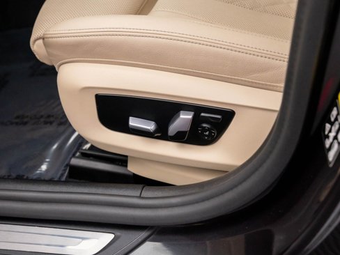 Certified 2022 BMW 530i xDrive w/ Premium Package image 15