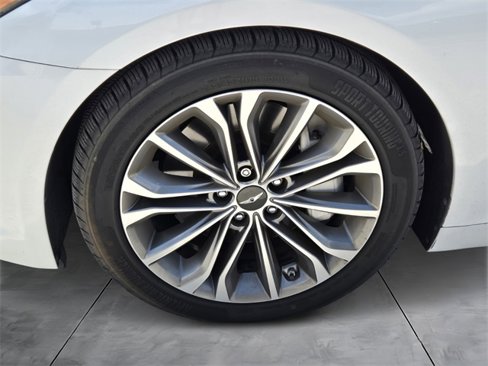 Used 2015 Hyundai Genesis 3.8 w/ Option Group 02 image 2