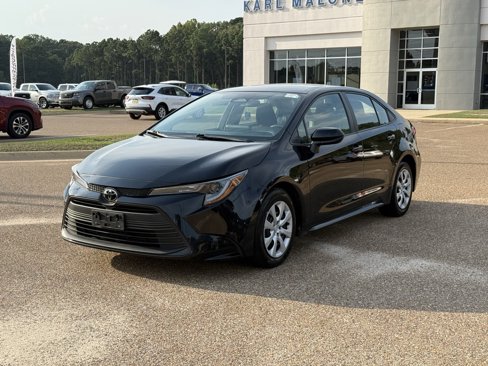 Used 2024 Toyota Corolla LE image 1