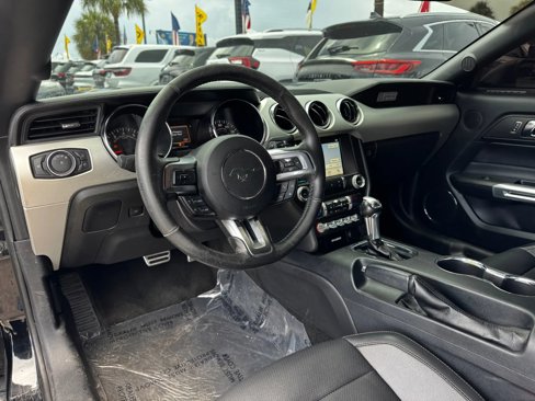 Used 2017 Ford Mustang Premium image 17