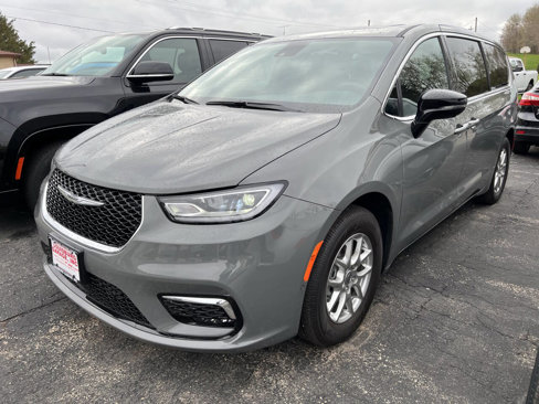 New 2025 Chrysler Pacifica Select image 1