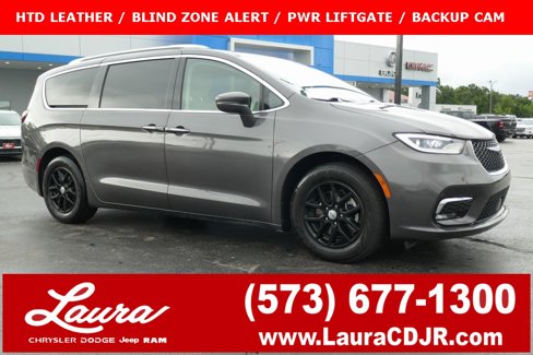 Used 2021 Chrysler Pacifica Touring-L image 1