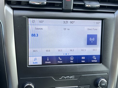 Used 2019 Ford Fusion SEL image 18