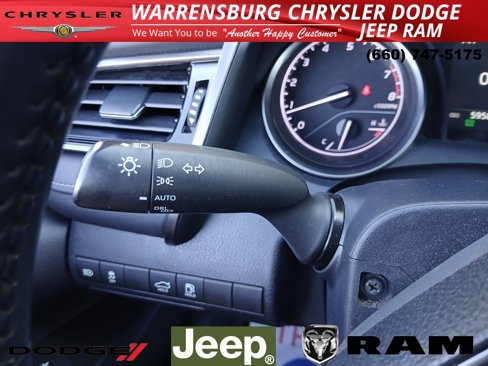 Used 2023 Toyota Camry SE image 17