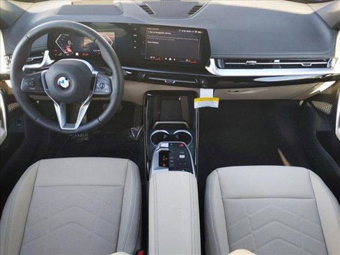 Used 2025 BMW X1 xDrive28i w/ Technology Package image 16