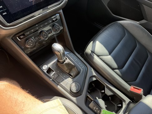 Used 2019 Volkswagen Tiguan SEL Premium image 17