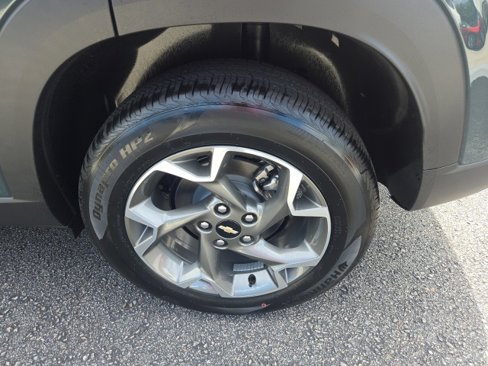 New 2025 Chevrolet Trax LT w/ Driver Confidence Package image 9