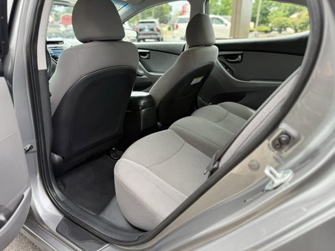 Used 2014 Hyundai Elantra SE image 21