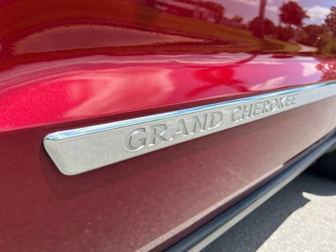 Used 2013 Jeep Grand Cherokee Overland image 51