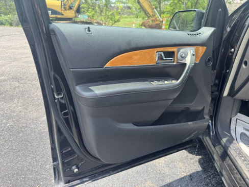 Used 2014 Lincoln MKX AWD w/ Equipment Group 101A image 11