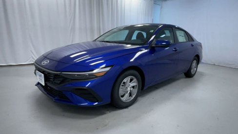New 2025 Hyundai Elantra SE image 4