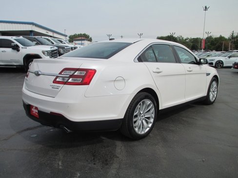 Used 2016 Ford Taurus Limited image 4
