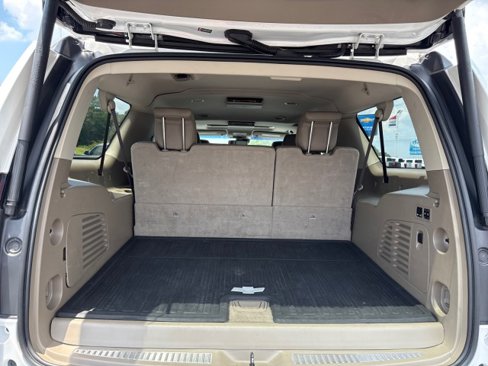 Used 2017 Chevrolet Suburban Premier image 17