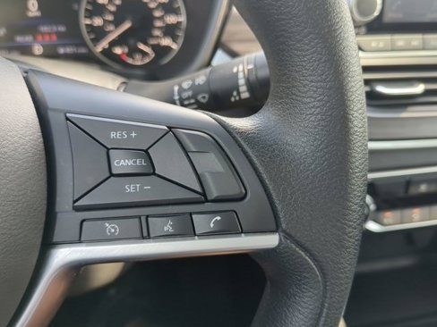 Used 2025 Nissan Altima 2.5 SV image 22