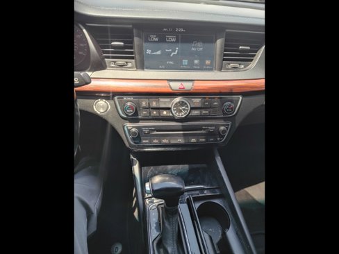 Used 2017 Kia Cadenza Premium w/ Luxury Package image 10