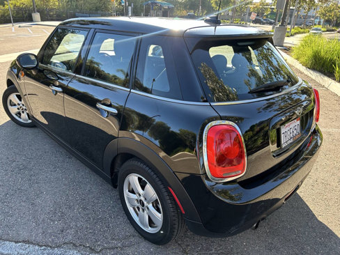 Used 2016 MINI Cooper 4-Door Hardtop image 5