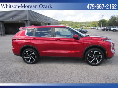 Used 2023 Mitsubishi Outlander SE image 13
