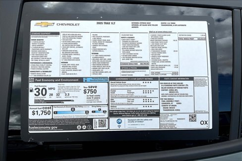New 2025 Chevrolet Trax LT w/ Sunroof Package image 14