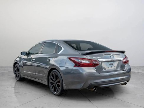 Used 2017 Nissan Altima 2.5 SR w/ Midnight Edition Package image 5