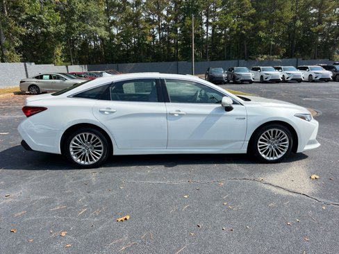 Used 2019 Toyota Avalon Limited image 5