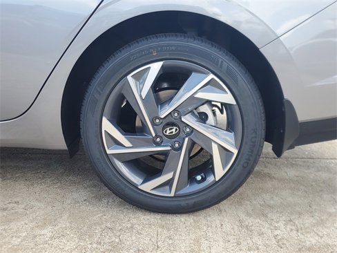 New 2025 Hyundai Elantra Sport image 6