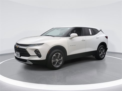 Used 2023 Chevrolet Blazer LT image 1