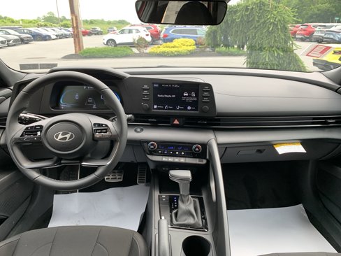New 2025 Hyundai Elantra Sport image 14