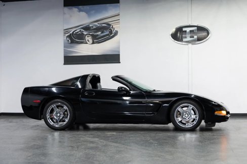 Used 1999 Chevrolet Corvette Coupe w/ Roof Pkg image 10