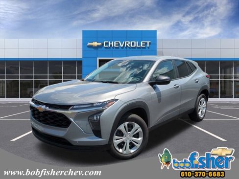 Certified 2025 Chevrolet Trax LS w/ Driver Confidence Package image 1