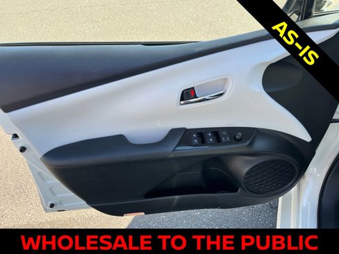 Used 2018 Toyota Prius Prime Advanced image 10