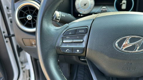 Used 2022 Hyundai Kona Limited image 15
