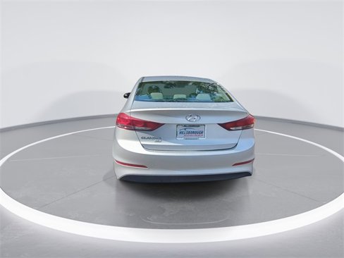 Used 2018 Hyundai Elantra SE image 7