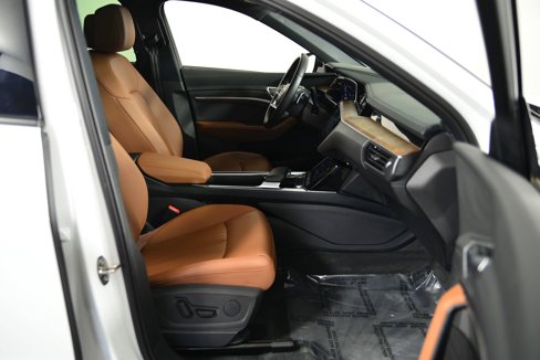 Certified 2022 Audi e-tron Premium w/ Convenience Plus Package image 17