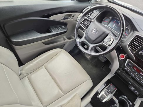Used 2020 Honda Pilot Touring image 19