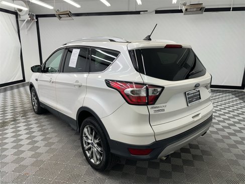 Used 2018 Ford Escape Titanium image 3