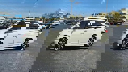 Used 2015 Honda Odyssey Touring Elite image 4