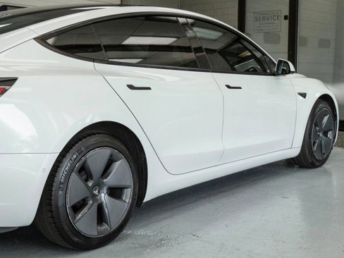 Used 2021 Tesla Model 3 Standard Range Plus image 34
