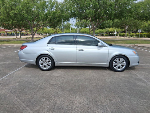 Used 2009 Toyota Avalon XLS image 7