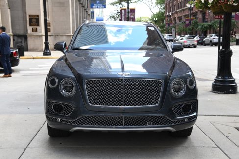 Used 2017 Bentley Bentayga image 2