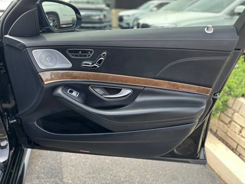Used 2014 Mercedes-Benz S 550 Sedan w/ Sport Package w/ Sport Package image 15