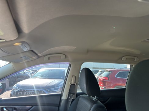 Used 2018 Nissan Rogue SV w/ Premium Package image 13