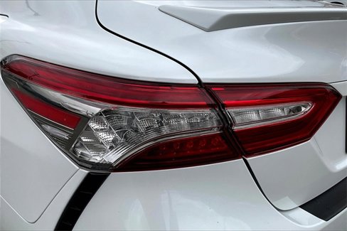 Used 2019 Toyota Camry XSE image 29