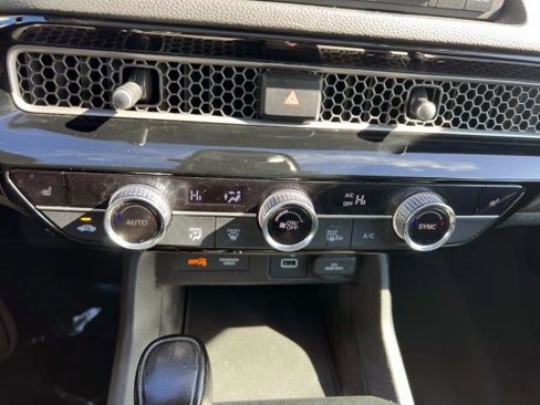 Certified 2022 Honda Civic EX image 25