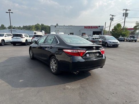 Used 2015 Toyota Camry image 4