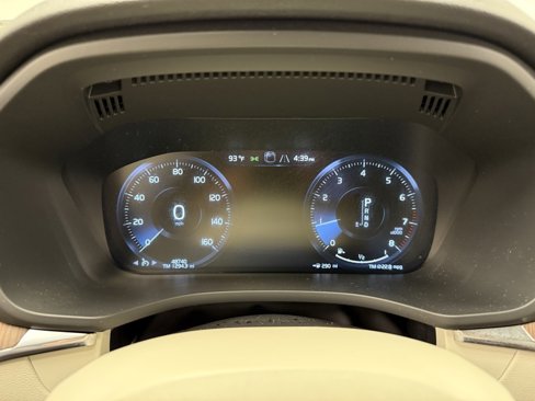 Used 2021 Volvo XC60 T5 Momentum w/ Protection Package image 13