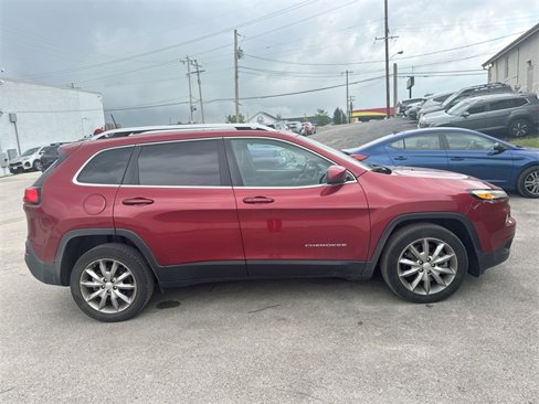 Used 2017 Jeep Cherokee Limited image 30