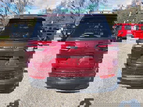 New 2025 Jeep Grand Cherokee L Altitude image 5